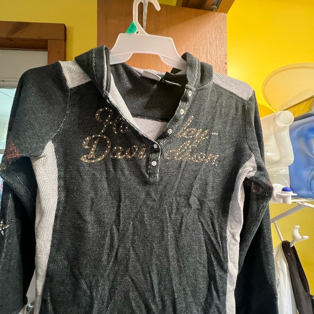 Dark Gray Hooded Long-Sleeve Top with Sparkles & t-shirt Harley Davidson medium